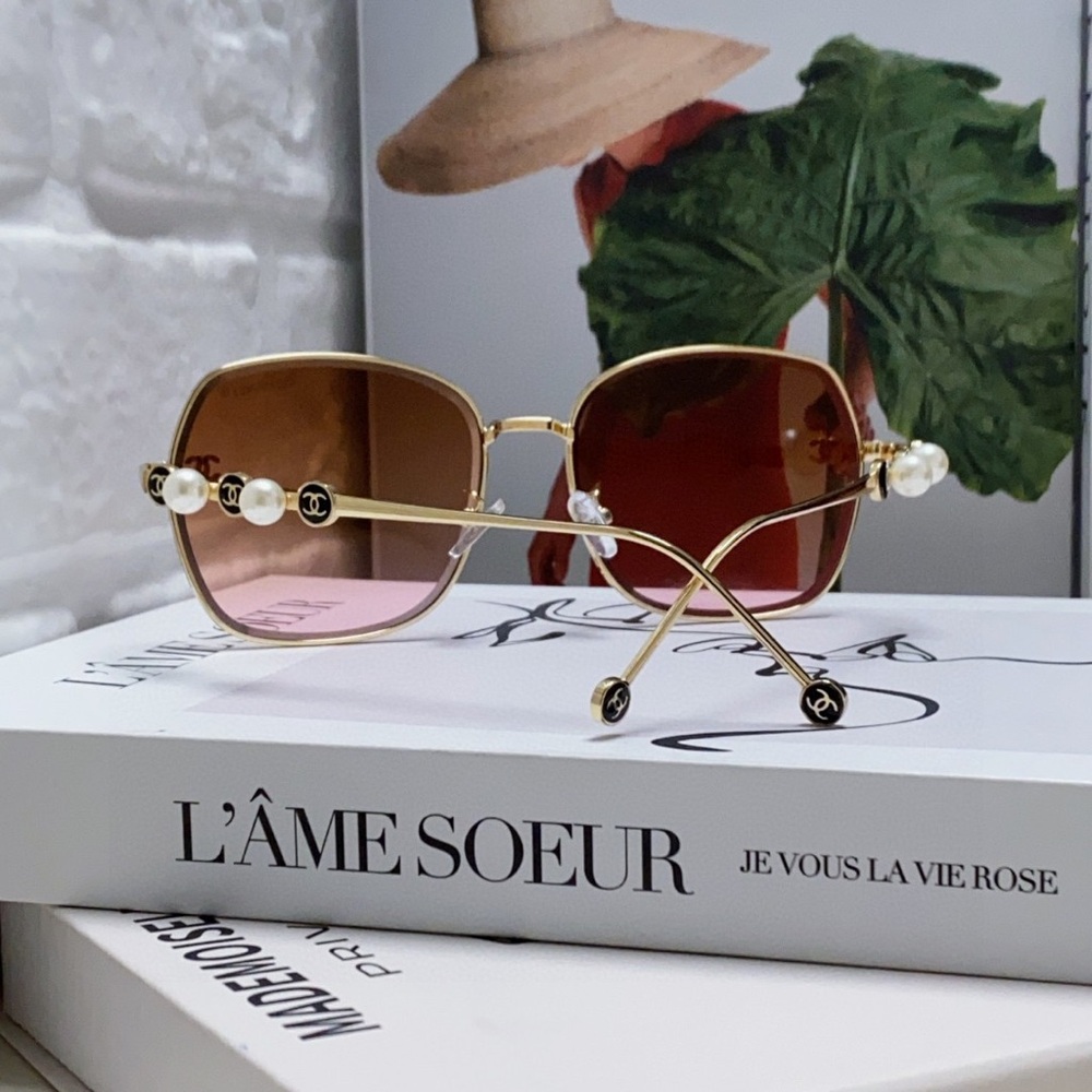 CHANEL Gold Frame Pink Gradient Lens Sunglasses - Picture 7 of 8